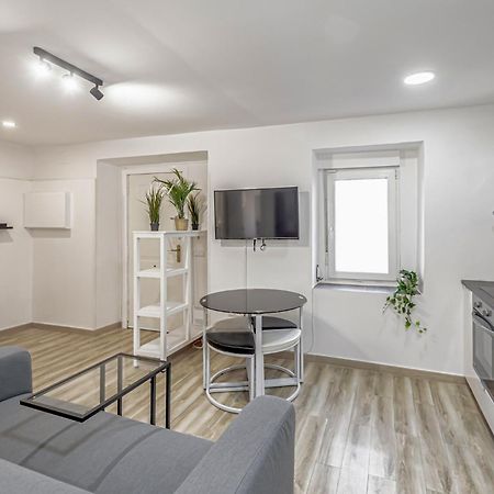 Apartamentos Pensamiento Мадрид Екстериор снимка